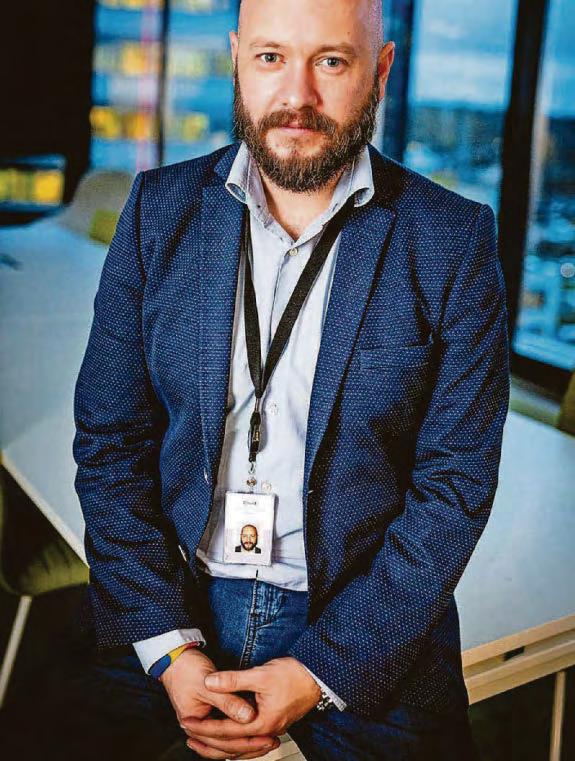 Mutual aims for 'bricks, clicks and flicks' model