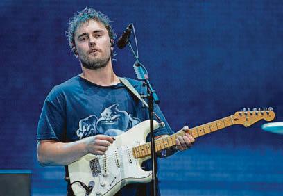SINGER SAM SET FOR PARK GIG
