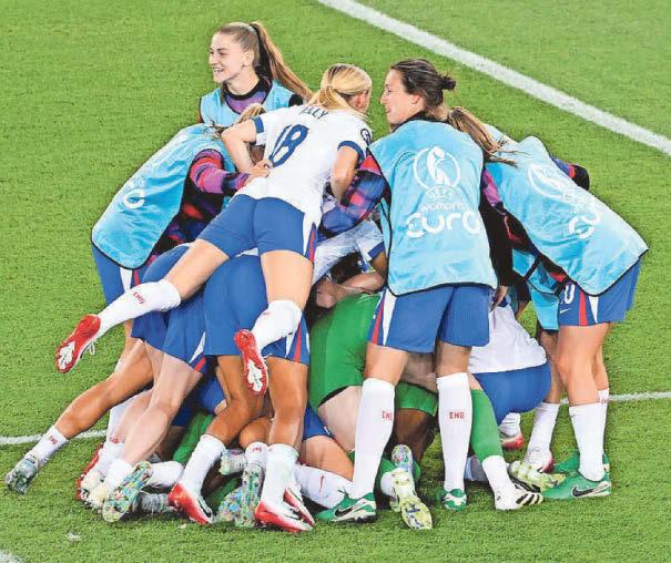 Spot-on England into semi-finals after shootout win