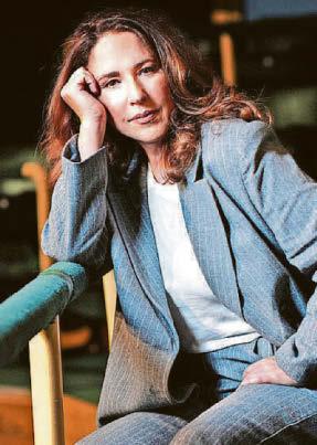 Stars return to celebrate theatre's 50th