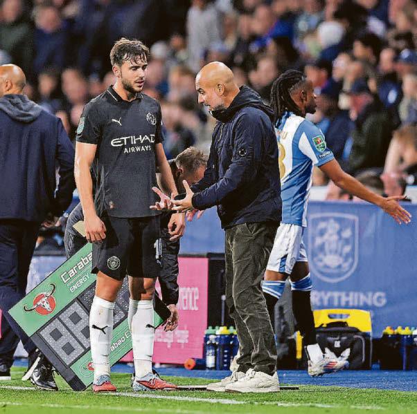 Nico will learn how to be more aware in time says Pep