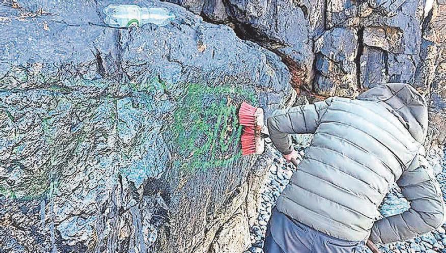 All traces removed of beach graffiti