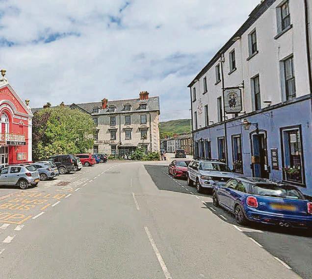 Demolition of decaying resort hotel threatens months of traffic jams