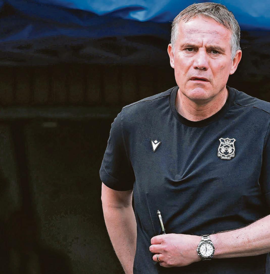 Parkinson urges his players to 'enjoy' the battle for automatic promotion