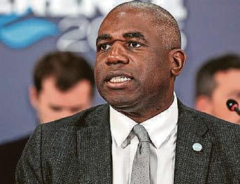 UK and Ukraine meet amid peace plan talks