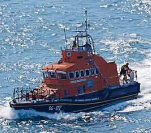 Huge rescue effort as climbers stuck on cliffs