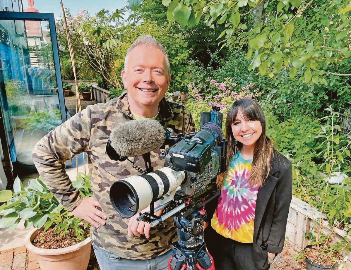 Mae 'potran yn yr ardd' yn rhoi pleser mawr i Stifyn