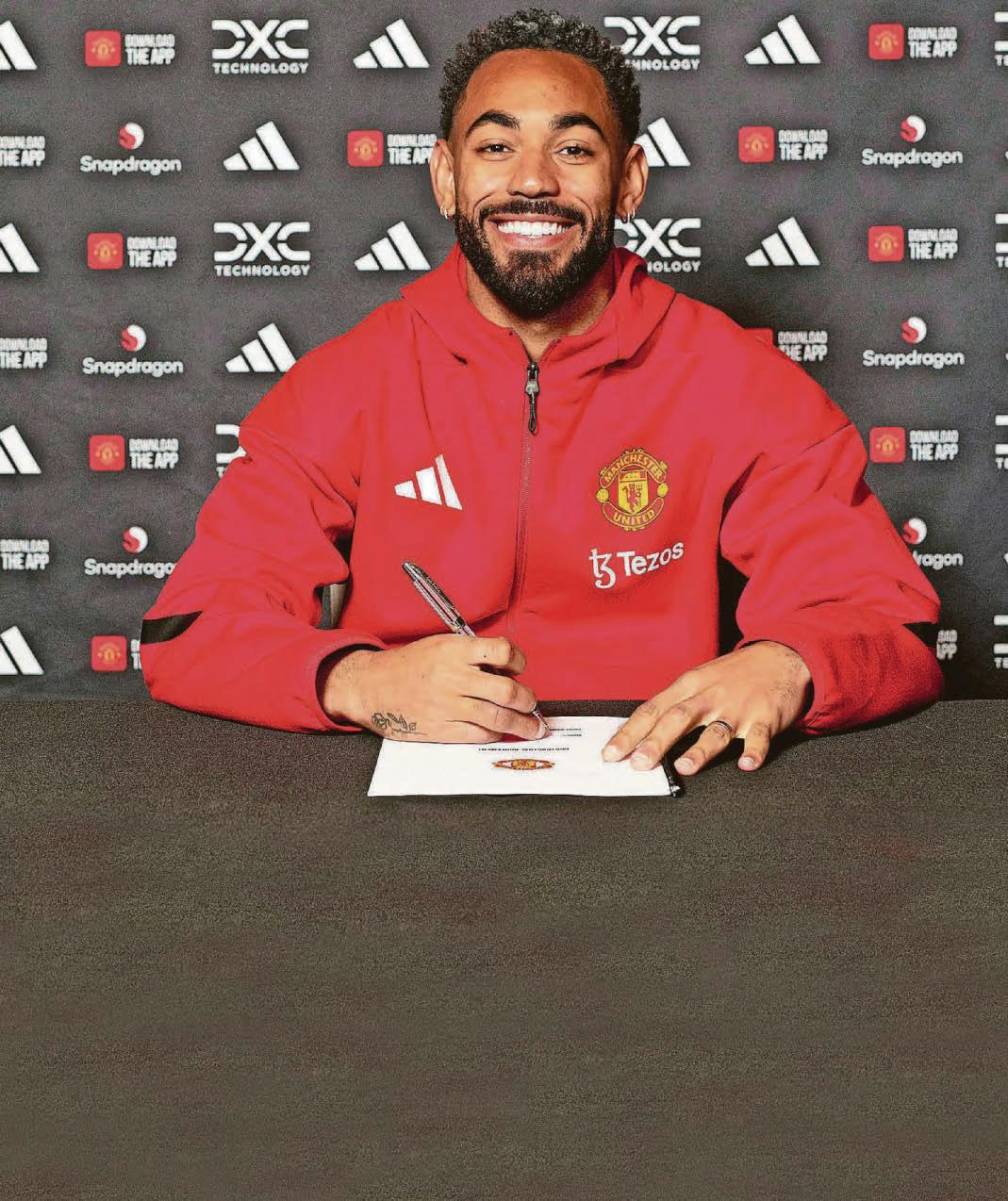 UNITED COMPLETE SIGNING OF WOLVES STAR