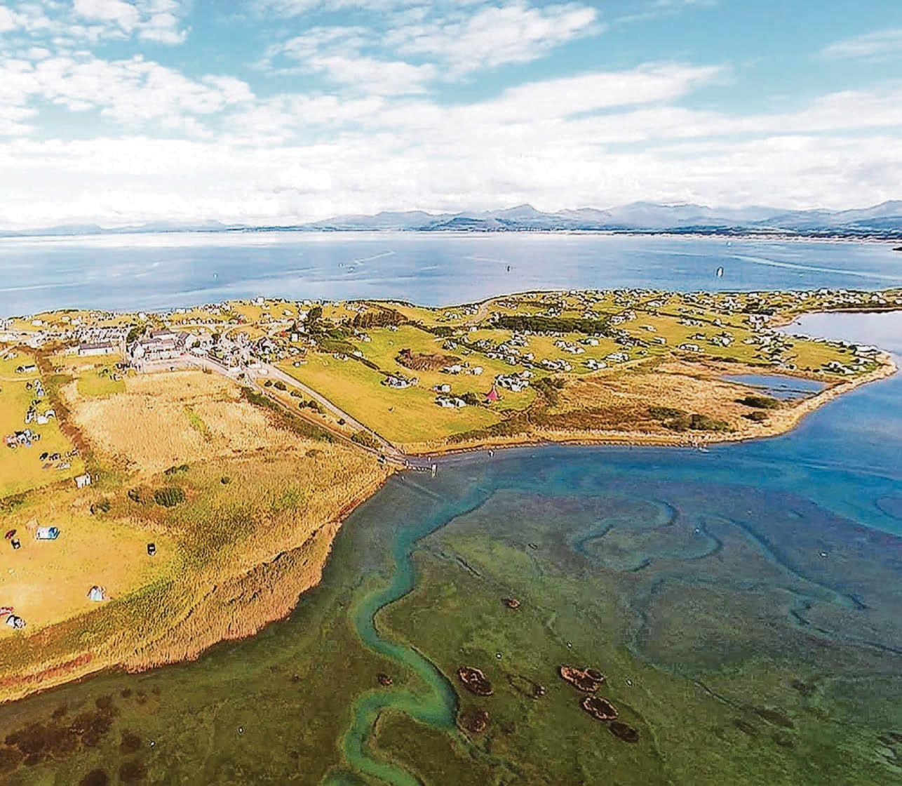 'Glittered in seashells' beach named the best