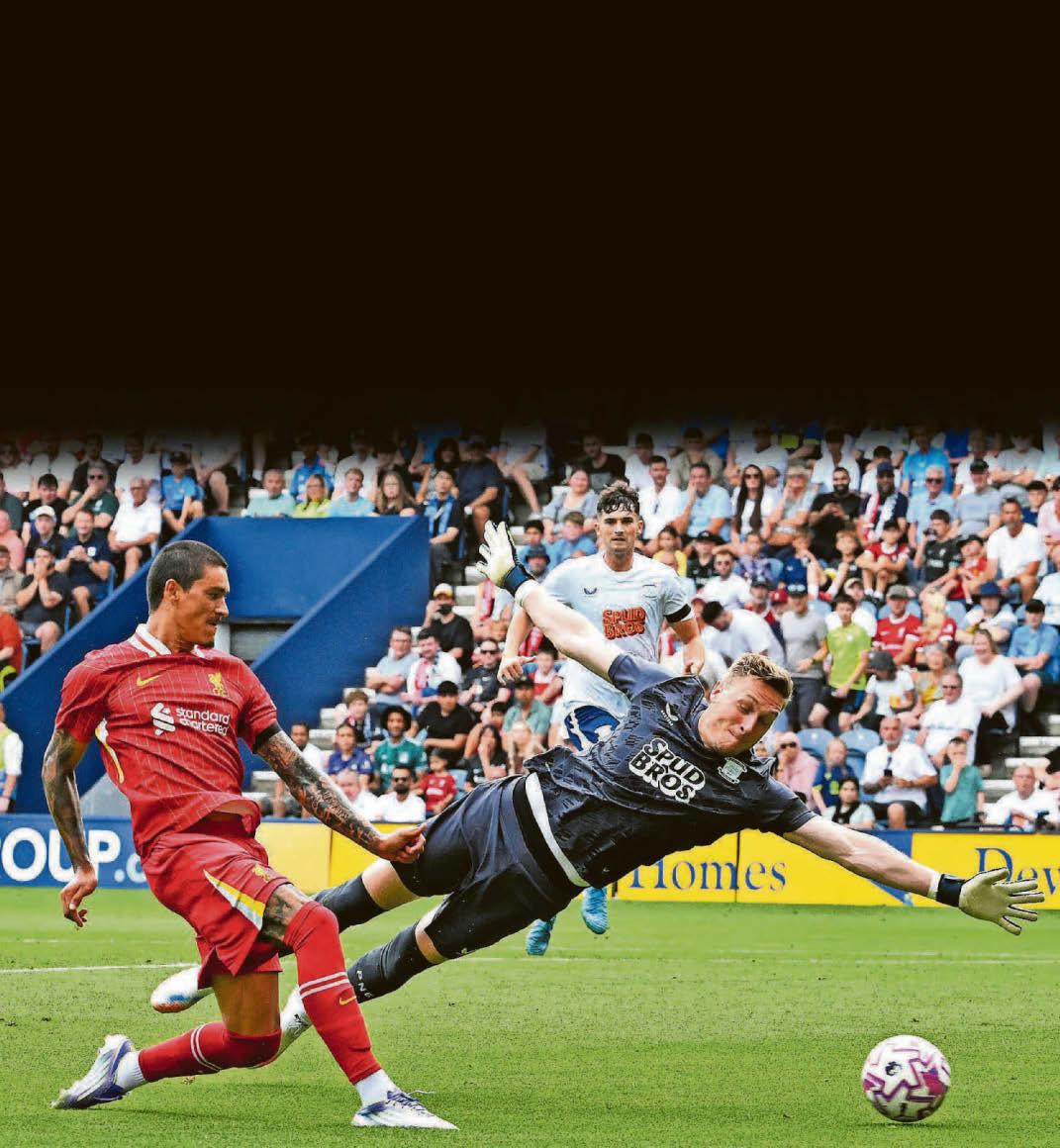 Emotional tribute to Jota marks the start of pre-season games
