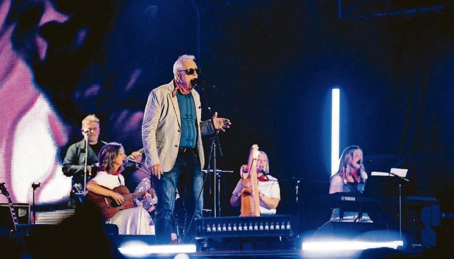 Dewi's songs echo around Maes year after his death