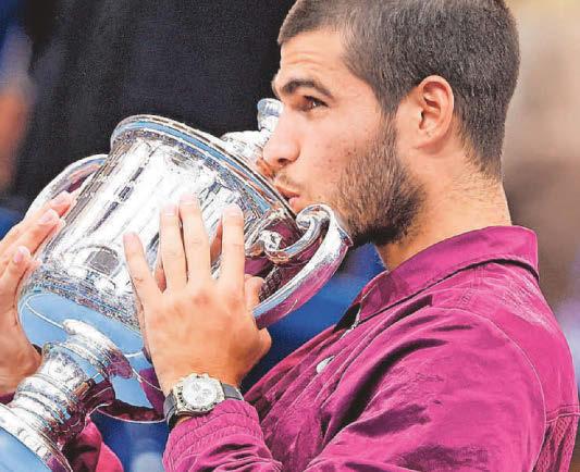 It's perfect ten-nis from ace Alcaraz