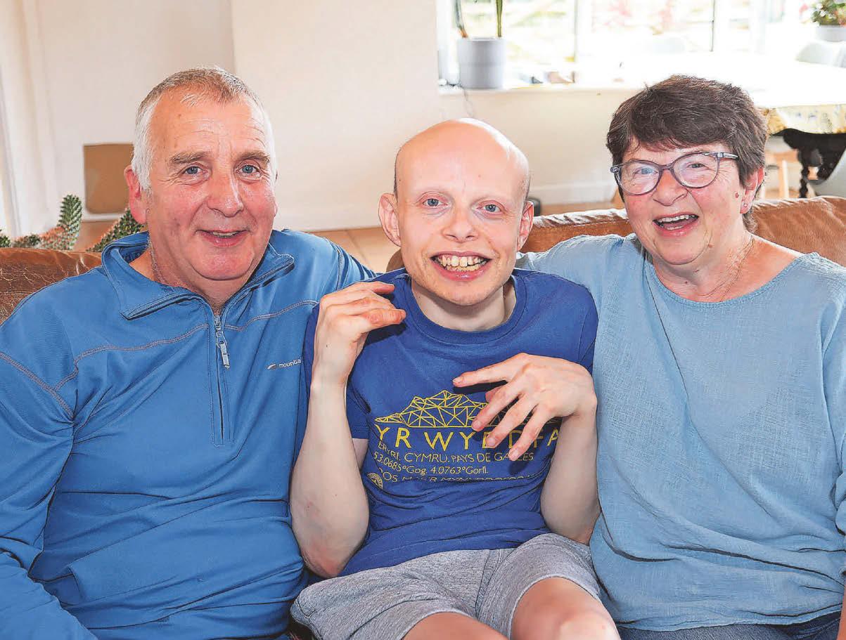 Argyfwng ariannol elusen yn achosi pryderon i deulu