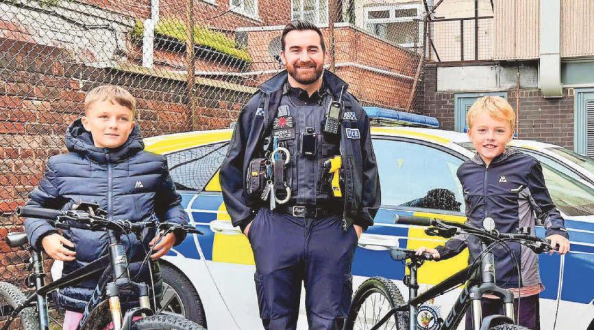 Police officer borrowed schoolboy's bike to catch suspected shoplifters