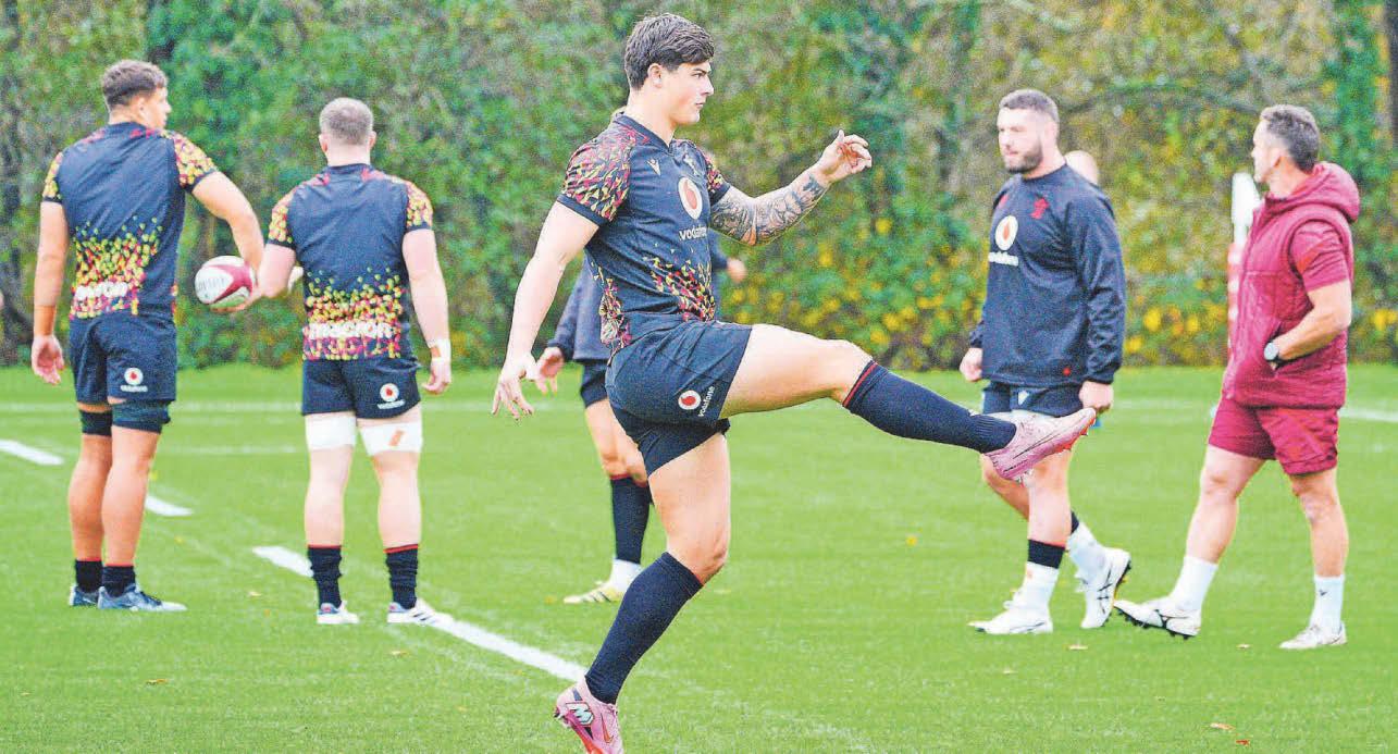 Rees-Zammit winning race to be fit for autumn internationals