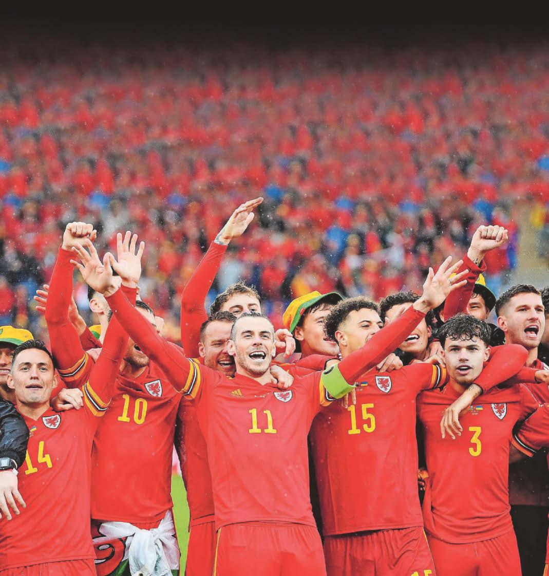 Who's Wales' best ever player... Bale or Giggs? Earnie has the answer