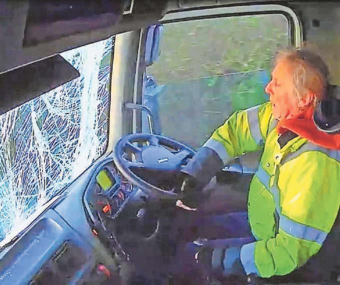 FOOTAGE SHOWS SHOCKING MOMENT HGV HIT BACK OF MINIBUS