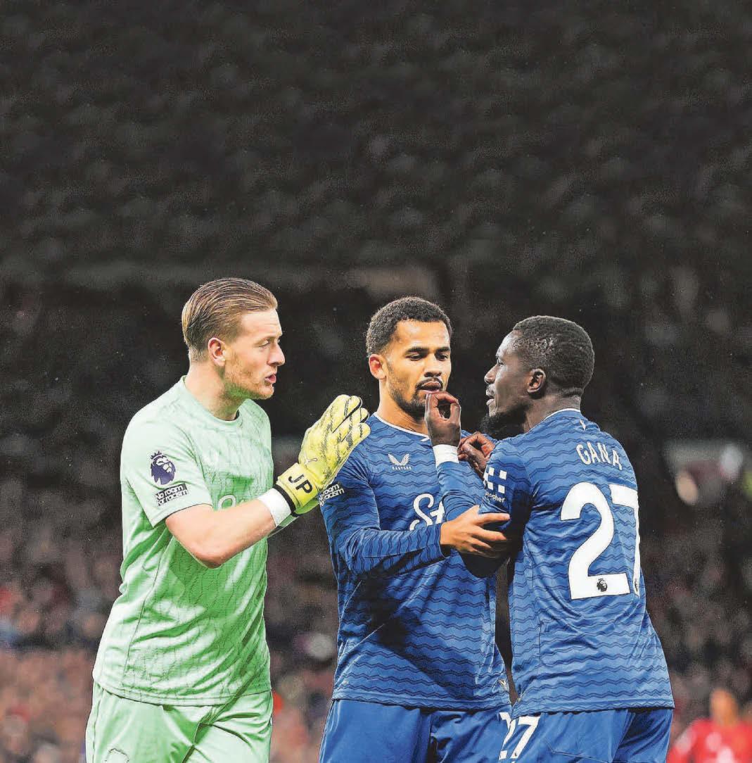 Moyes weighing up whether to sanction Gueye for dismissal