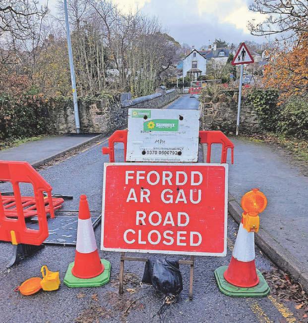 BRIDGE IS CLOSED AFTER 'TRUCK COLLISION'