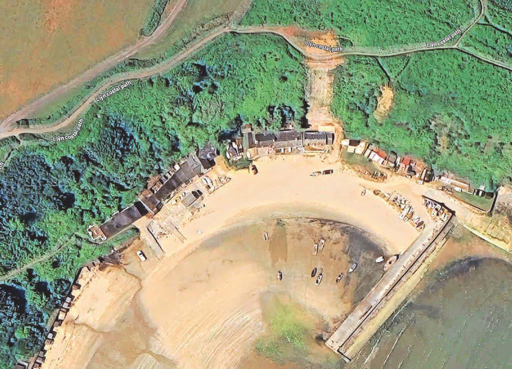'KEEP CLEAR' WARNING AS LANDSLIDE WRECKS PROPERTY