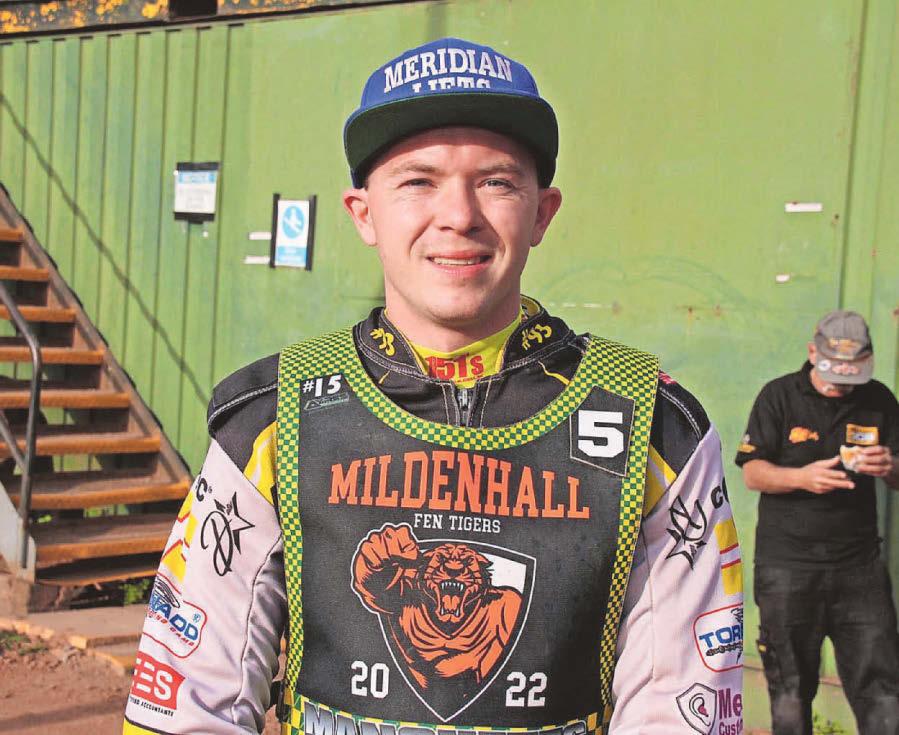 Fen Tigers roar to win on their West Row return