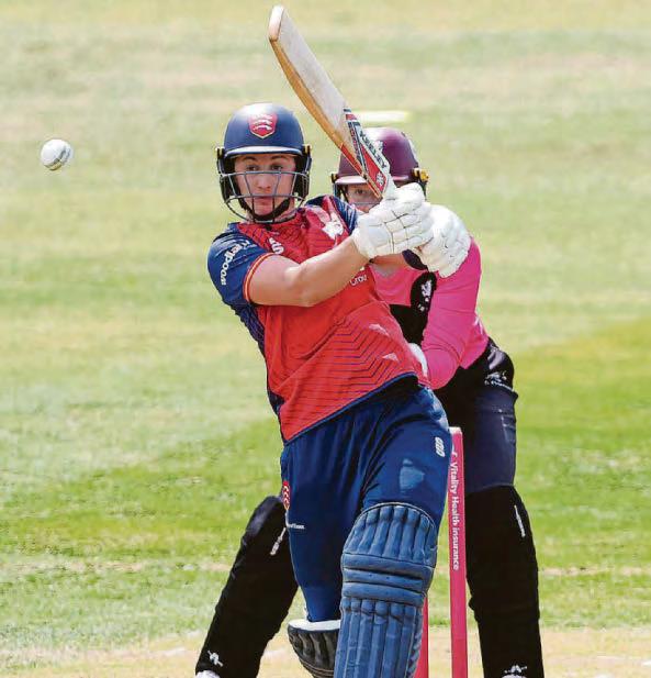 MacGregor bowls Essex to first T20 victory