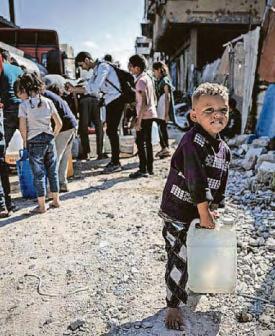 Israeli fire near aid site