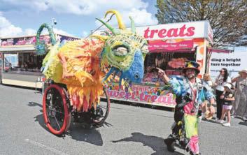 Thousands join in the fun at Riverside Festival