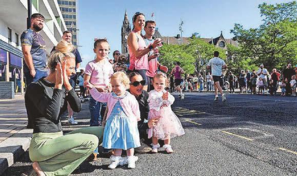 Thousands pound town streets for good causes