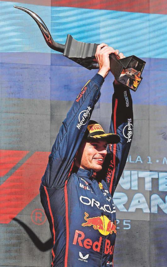 Max in the mix for three-way F1 fight