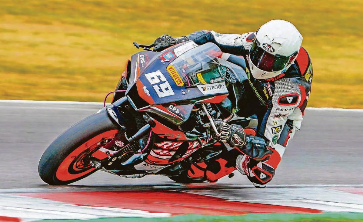 Dixon's triple podium weekend