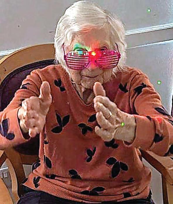 Residents enjoy care home's 'wonderful' dementia disco