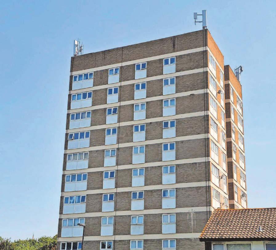 Four pirate radio masts dismantled in Croydon