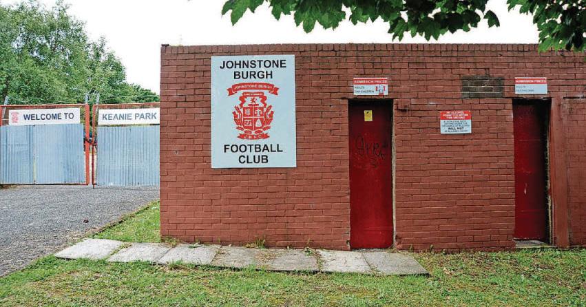 Chaos erupts at Johnstone Burgh game as young supporters kick off