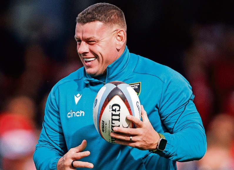 Scotland recruit Radford as coach