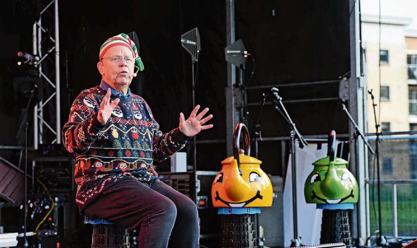 Paisley sparkles to mark festive season