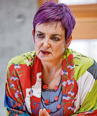 Cop assault thugs 'shouldn't be eligible for early release'