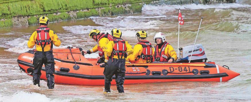 HM Coastguard jumps into action after paddleboard pair drift
