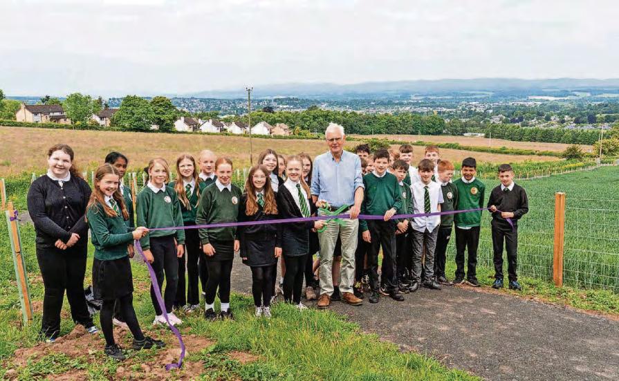 Perth pupils first to walk new Kinnoull Hill path
