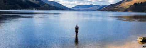 Public urged to avoid water at loch due to toxic algae