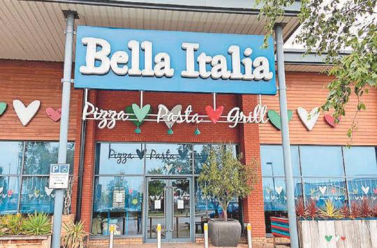 Losses fall after restaurants cut jobs