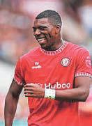 Leroy tells strike pair to embrace the 'challenge' of Riis' arrival