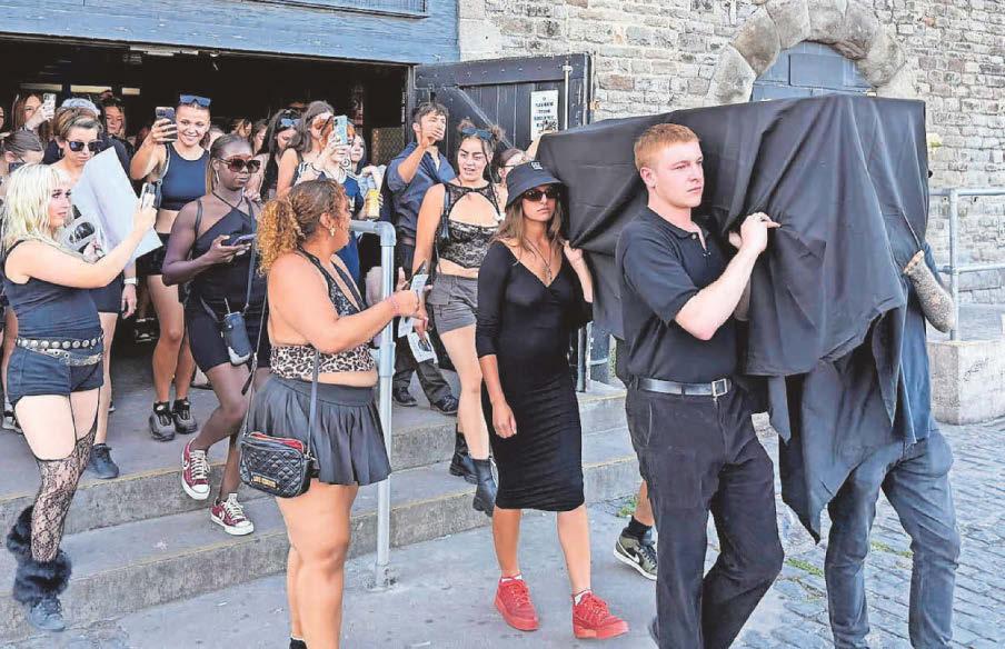 Clubbers hold 'funeral' to mark city venue's demise