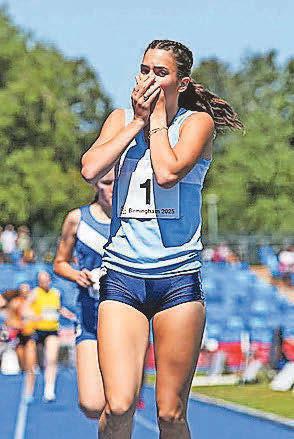 Athletics Holly and Eleanor strike gold at English Schools