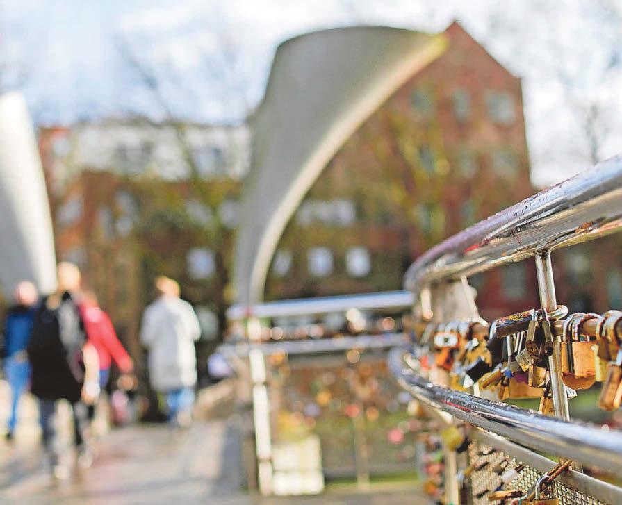 Bridge locks could be sold for scrap to fund artwork