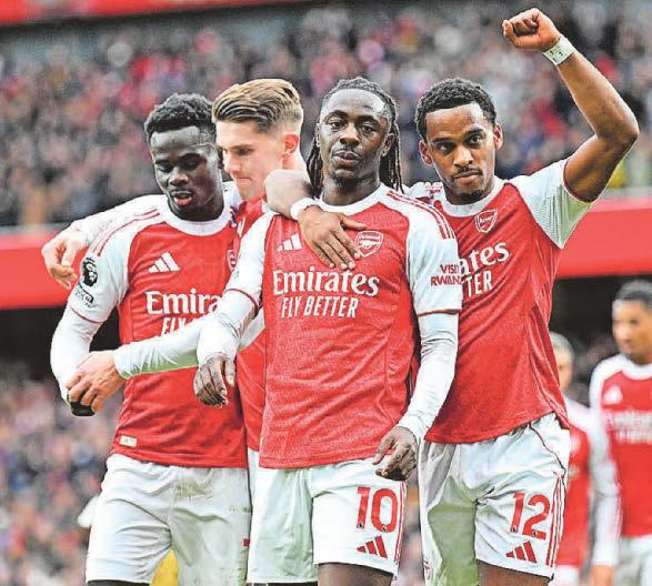 Premier League Eze sinks old pals as Arsenal make it seven in a row