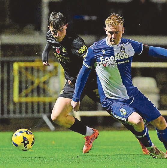 Gas through as group winners after Conteh cashes in on 'keeper error