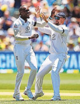 Cricket England raise technology concerns after Carey's reprieve