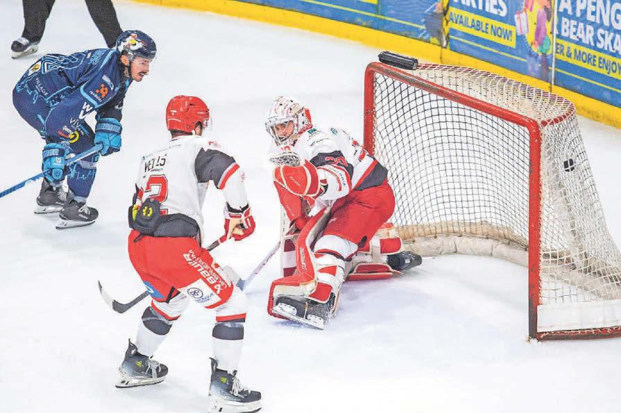 Ice hockey Pitbulls tame Wildcats with Dunbar's overtime strike