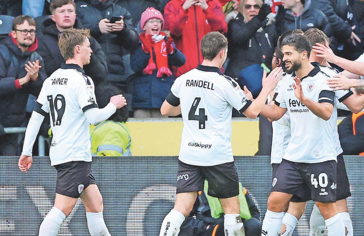 Robins lift the mood with great victory at play-off rivals Hull
